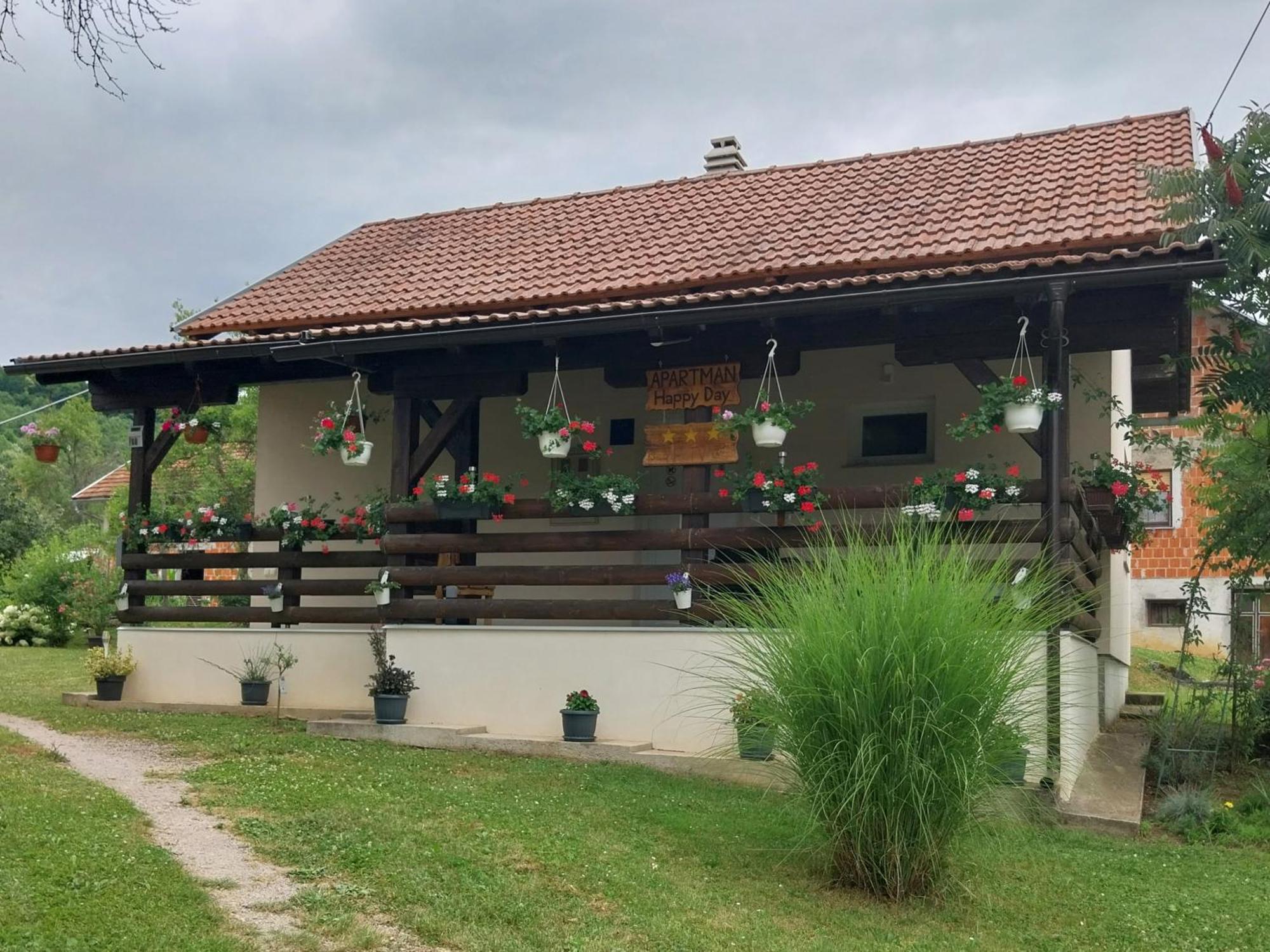 Guest House Happy Day Slunj Ngoại thất bức ảnh